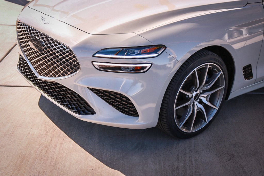 Used 2025 Genesis G70 2.5T RWD image 2