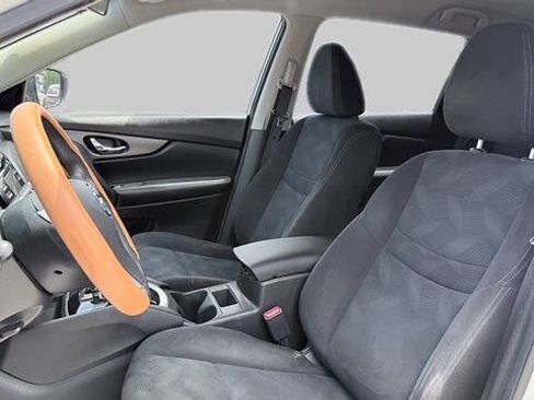 Used 2016 Nissan Rogue S FWD image 11