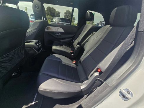 Used 2024 Mercedes-Benz GLS 450 4MATIC image 20