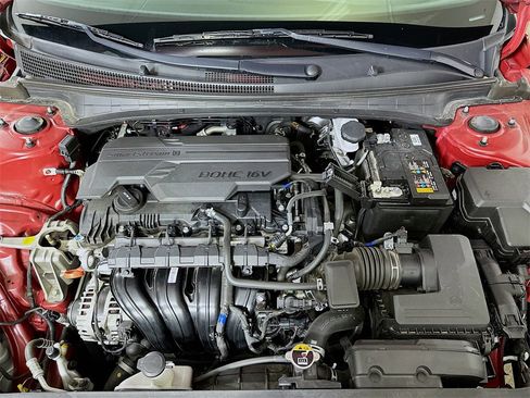 Used 2024 Hyundai Elantra SEL image 9