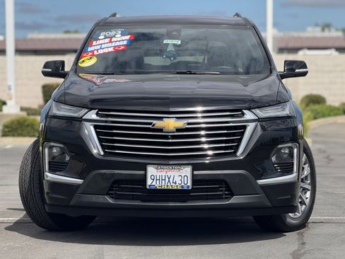 Used 2023 Chevrolet Traverse Premier image 2
