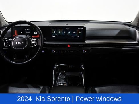 Used 2024 Kia Sorento S image 8