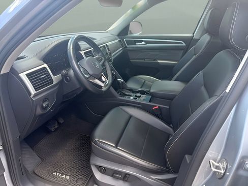 Used 2022 Volkswagen Atlas SE w/ Panoramic Sunroof Package AWD/4WD image 11