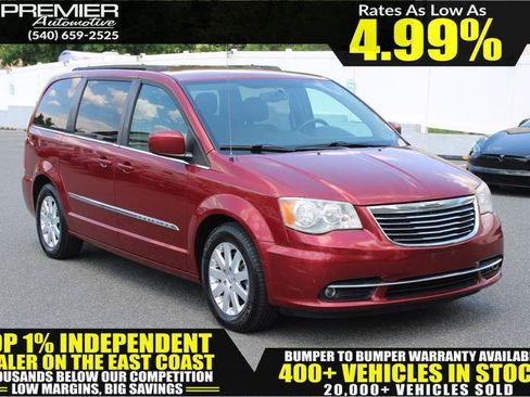 Used 2013 Chrysler Town & Country Touring FWD image 1