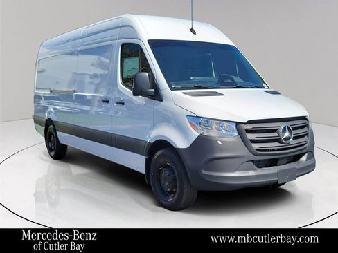 New 2025 Mercedes-Benz Sprinter 2500 image 1