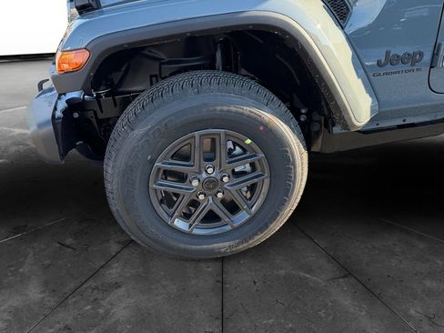 New 2026 Jeep Gladiator Sport AWD/4WD image 14