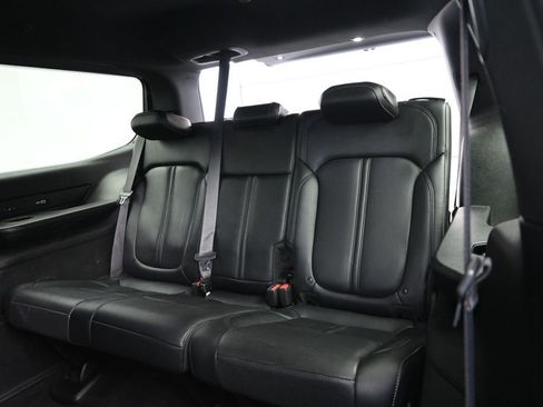 Used 2022 Jeep Wagoneer Series III w/ Flexible Seating Group AWD/4WD image 14