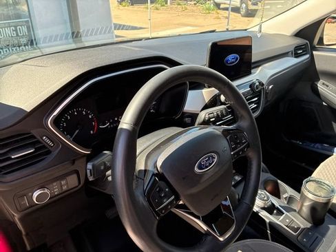 Used 2022 Ford Escape SE w/ Convenience Package AWD/4WD image 3