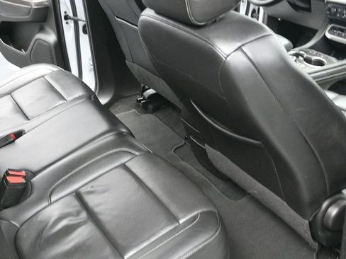 Used 2023 GMC Acadia SLT image 18