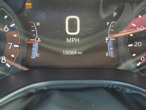 Used 2025 Jeep Compass Trailhawk image 39