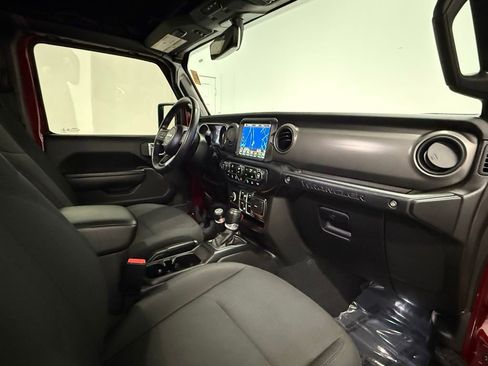 Used 2022 Jeep Wrangler Unlimited Sport image 12