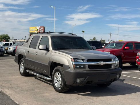 Used 2003 Chevrolet Avalanche 2WD image 16