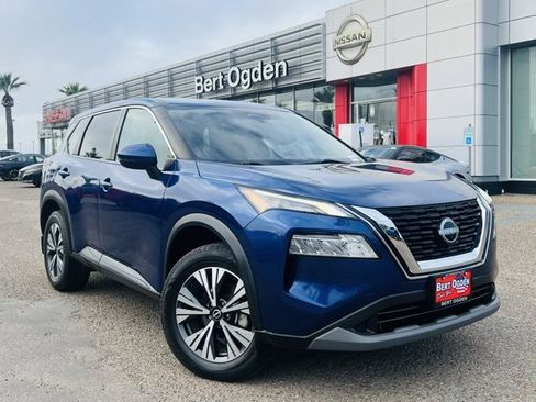 Used 2022 Nissan Rogue SV image 1