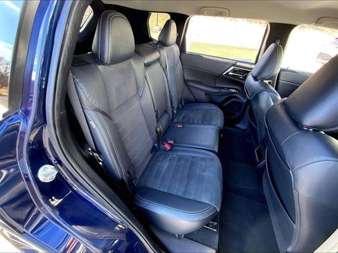 Used 2022 Mitsubishi Outlander SE image 21