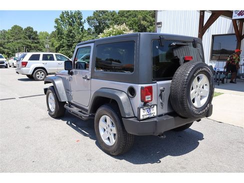 Used 2016 Jeep Wrangler Sport w/ Quick Order Package 24S AWD/4WD image 3
