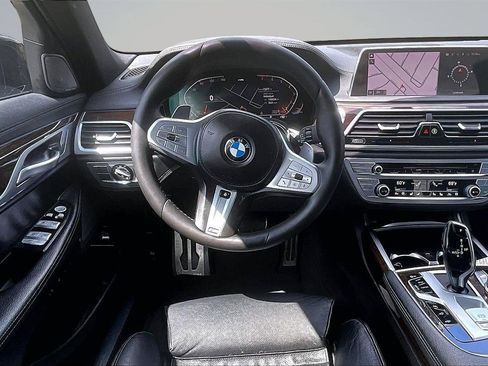 Used 2020 BMW 740i w/ M Sport Package RWD image 8