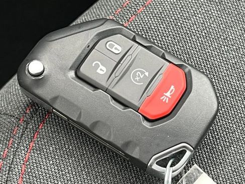 New 2026 Jeep Wrangler Unlimited Rubicon w/ Steel Bumper Group image 32