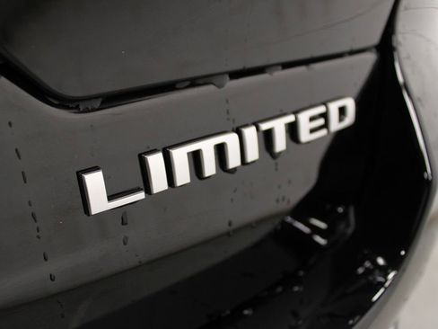 New 2025 Jeep Grand Cherokee Limited w/ Luxury Tech Group II image 44