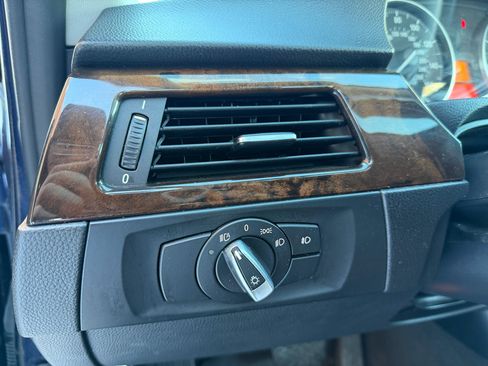 Used 2011 BMW 328i xDrive Sedan image 25