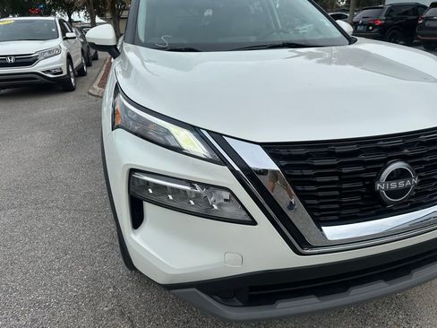 Used 2023 Nissan Rogue SV image 14