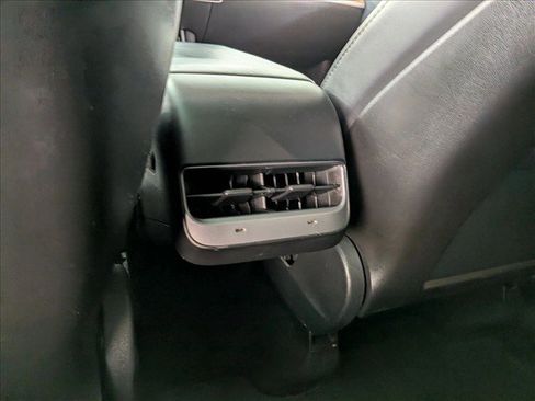 Used 2020 Tesla Model Y Long Range AWD/4WD image 24