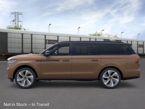 New 2026 Lincoln Navigator L Black Label AWD/4WD image 3