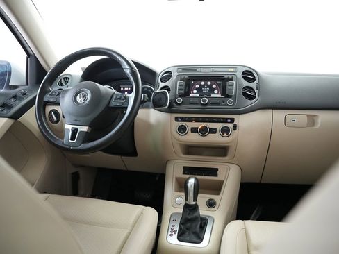 Used 2015 Volkswagen Tiguan SEL image 10