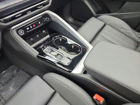 Used 2025 Audi Q5 Premium Plus w/ Premium Plus AWD/4WD image 11