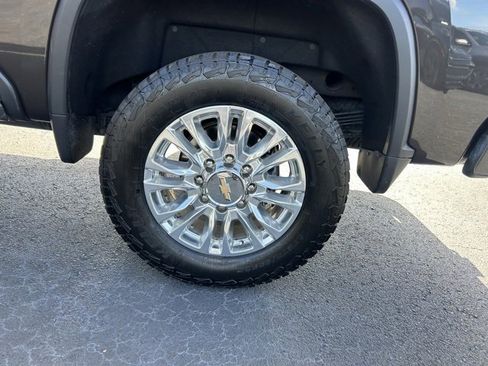 Used 2021 Chevrolet Silverado 2500 High Country w/ Z71 Off-Road Package image 10