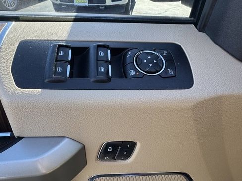 Used 2016 Ford F150 Lariat image 17