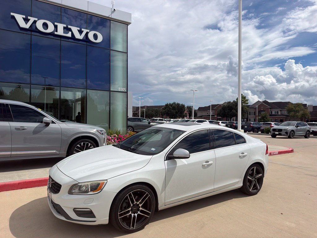 Used 2016 Volvo S60 T5 R-Design FWD image 2