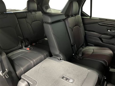 New 2025 Honda Pilot Black Edition image 28