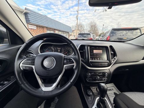 Used 2014 Jeep Cherokee Latitude image 29