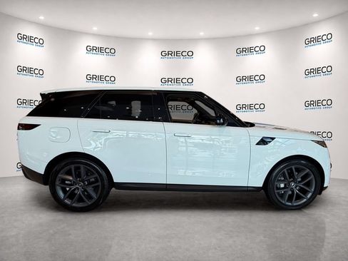 Used 2024 Land Rover Range Rover Sport SE AWD/4WD image 8
