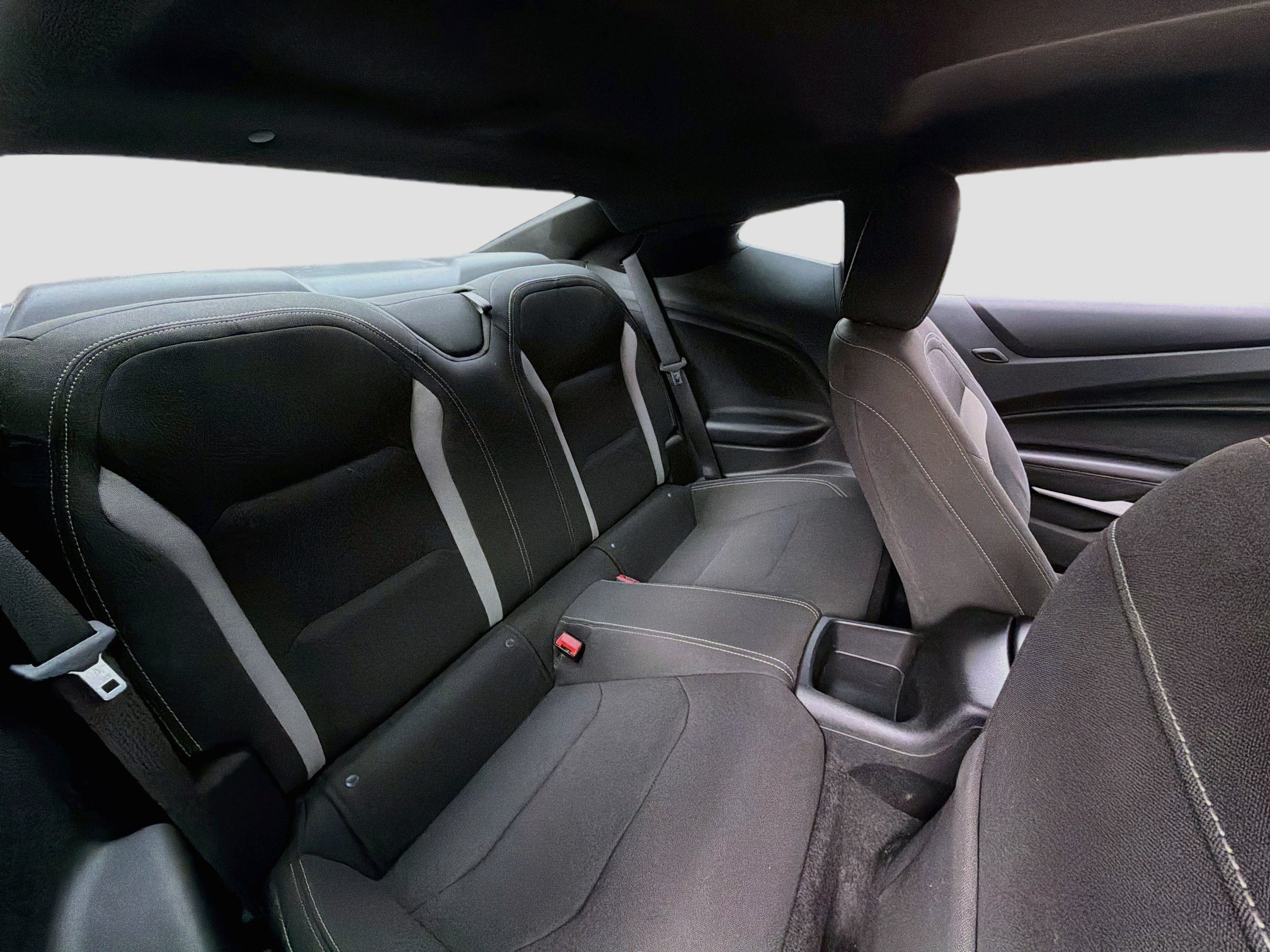 Used 2020 Chevrolet Camaro LT RWD image 23