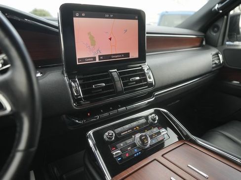 Used 2021 Lincoln Navigator Reserve image 28