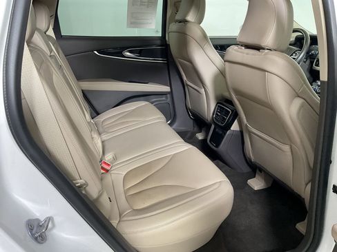 Used 2022 Lincoln Nautilus Reserve image 23