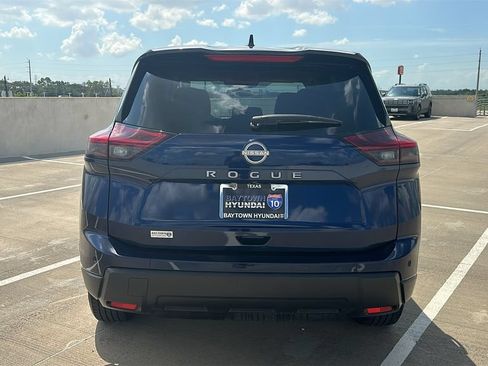 Used 2025 Nissan Rogue SV FWD image 11