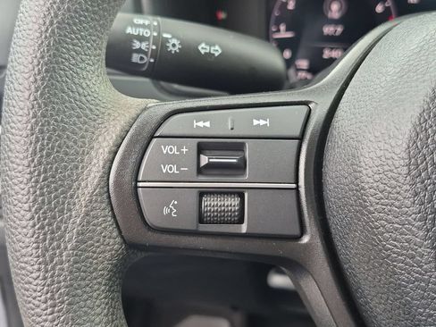 Used 2025 Honda Accord SE image 20