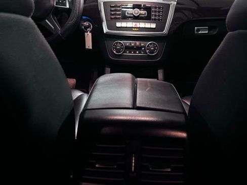 Used 2014 Mercedes-Benz GL 450 4MATIC image 30