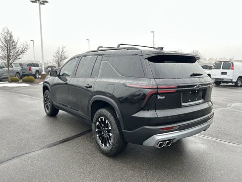 Used 2024 Chevrolet Traverse Z71 image 5