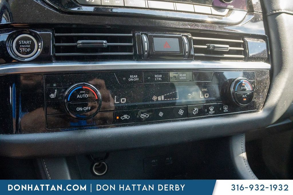 Used 2024 Nissan Pathfinder SV AWD/4WD image 8