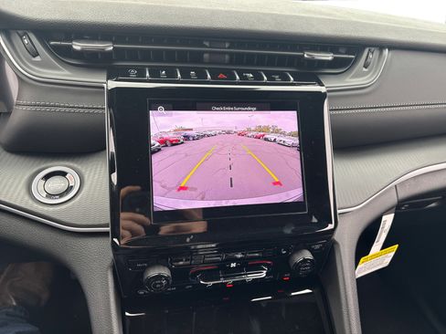 New 2025 Jeep Grand Cherokee Laredo X w/ Luxury Tech Group I image 26