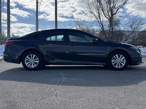 Used 2025 Toyota Camry LE image 6