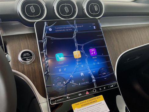 Used 2025 Mercedes-Benz GLC 300 4MATIC image 12