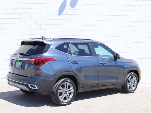 Used 2021 Kia Seltos S AWD/4WD image 2