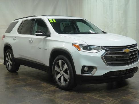 Used 2021 Chevrolet Traverse LT w/ LT Premium Package AWD/4WD image 1