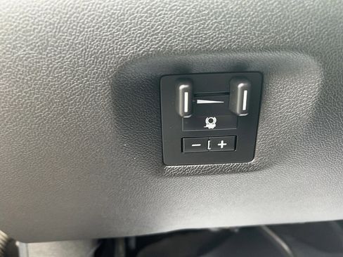 Used 2013 GMC Yukon Denali image 49