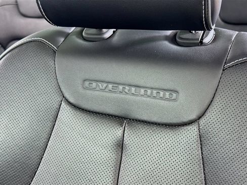 Used 2023 Jeep Grand Cherokee Overland w/ Advanced Protech Group III AWD/4WD image 16