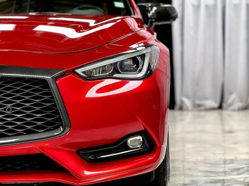 Used 2017 INFINITI Q60 Red Sport 400 image 3